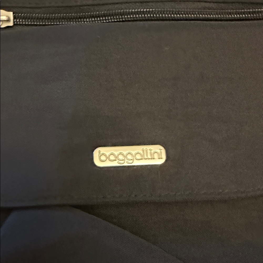 Baggallini Black Crossbody Bag - Picture 2 of 8